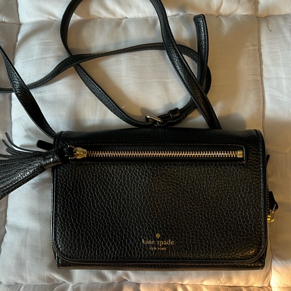 kate spade Handbags - Kate spade crossbody